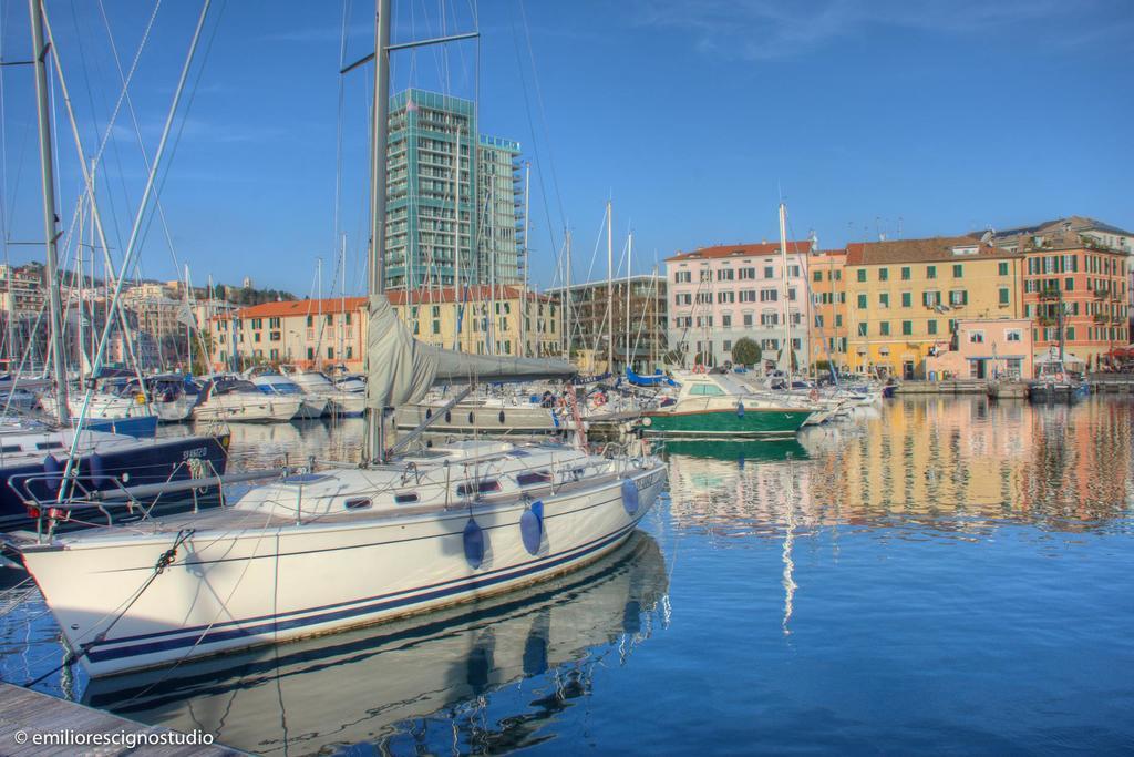 Hotel Club Nautico Savona Exterior foto